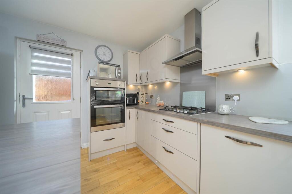 House in Perth, Tulloch - More