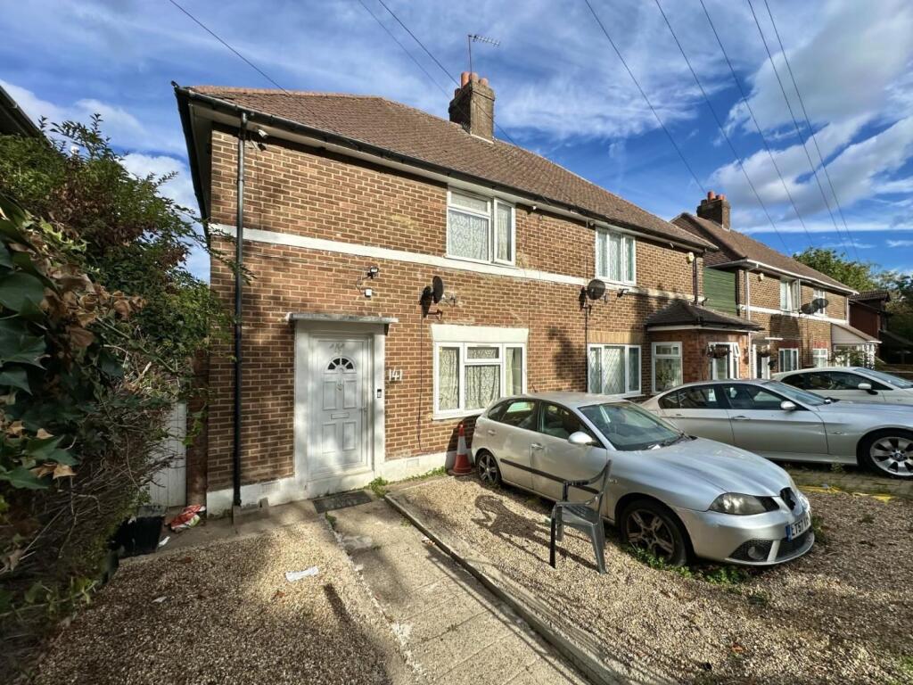 3-bed house on Minet Drive, Hayes, £475,000