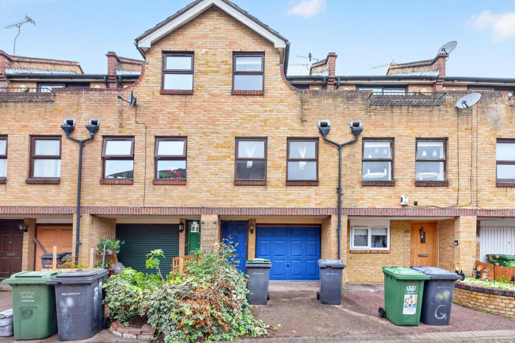 Main image of property: Greenland Mews, London, SE8