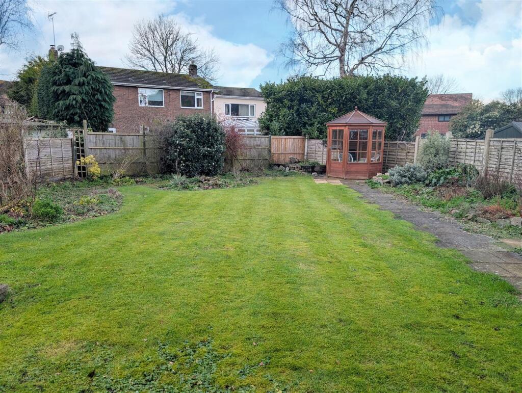 1 Manor Park, Pontesbury, Shrewsbury, SY5 0RH photo 3