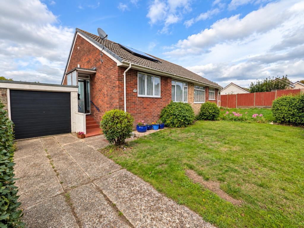 2-bed semi-detached on Trafalgar Drive, Ryde, PO33, £220,000