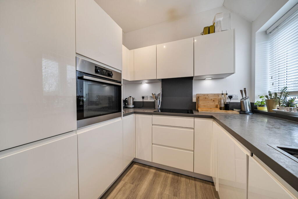 Apartment in London - View 5