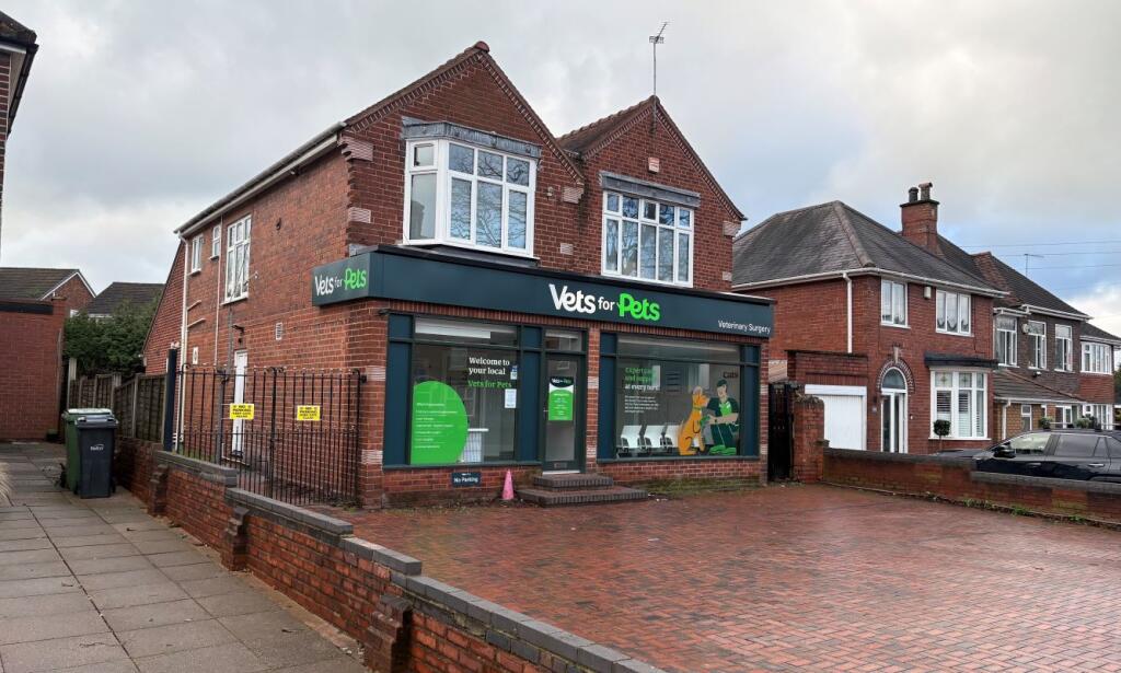 Main image of property: 123 Stourbridge Road, Halesowen, West Midlands, B63 3UA