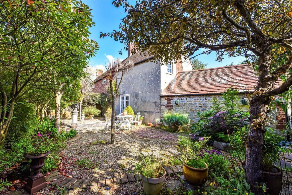 59 High Street, Selsey, Chichester photo 2