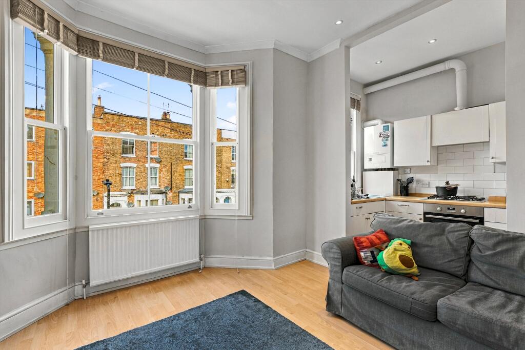 Apartment in London, Stoke Newington - View 3