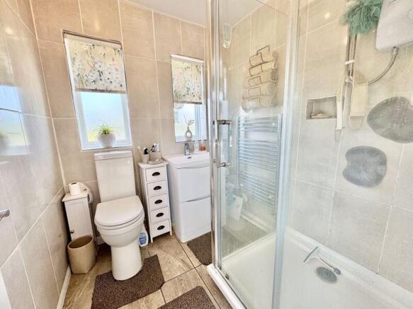 Apartment shower room