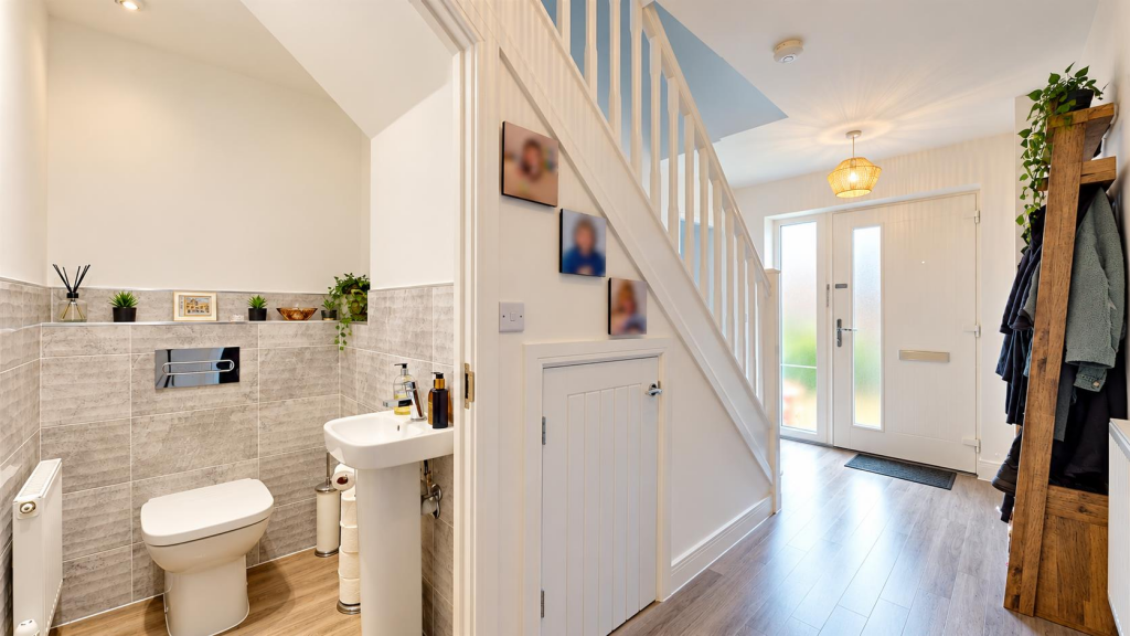 House in Milton Keynes, Whitehouse - View 5