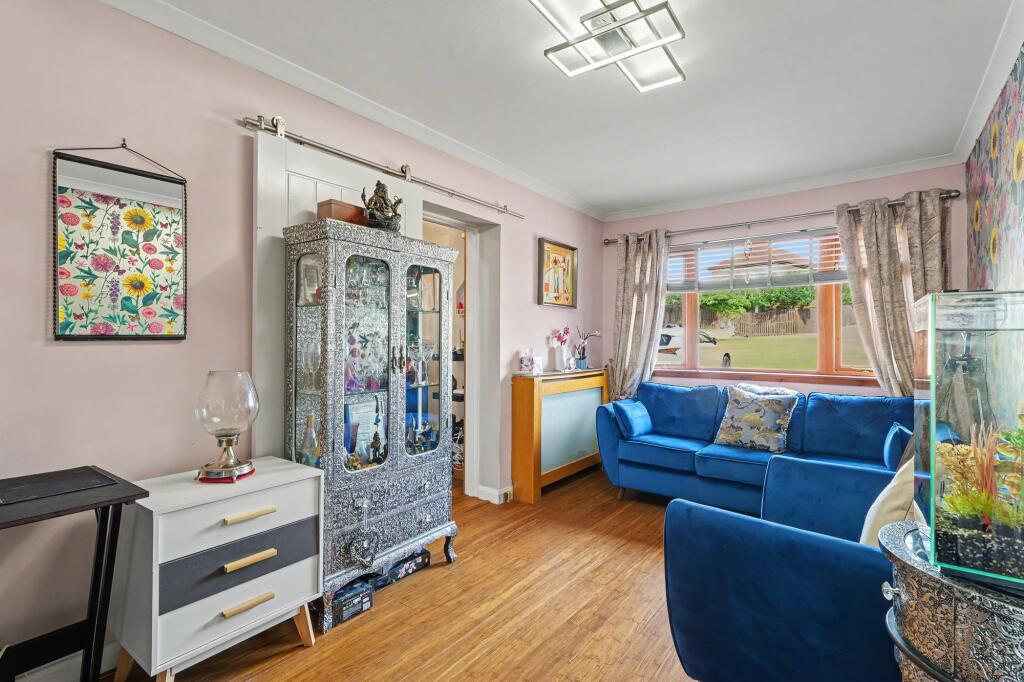 House in Chapelhall, North Lanarkshire - More