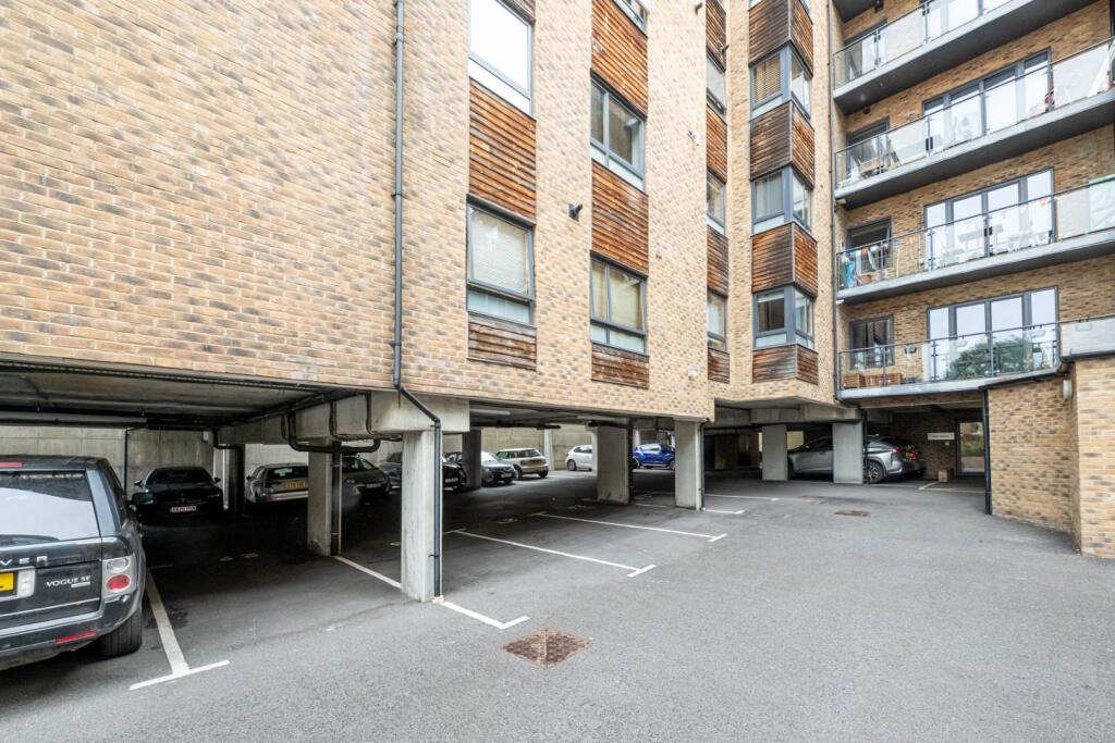Apartment in London - More