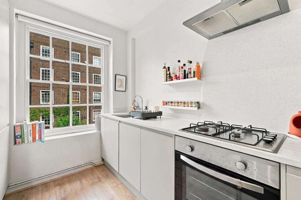 Apartment in London - More