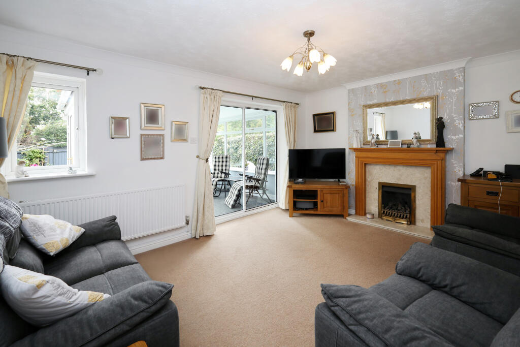 House in Stockport, Cheadle Heath - View 3