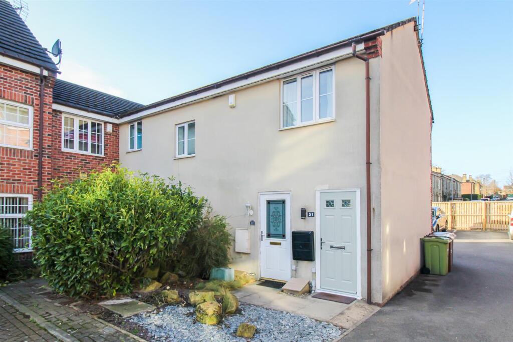 Main image of property: Woodhead Close, Ossett, WF5 9JJ