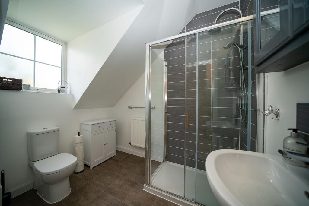 House in Hemel Hempstead - More