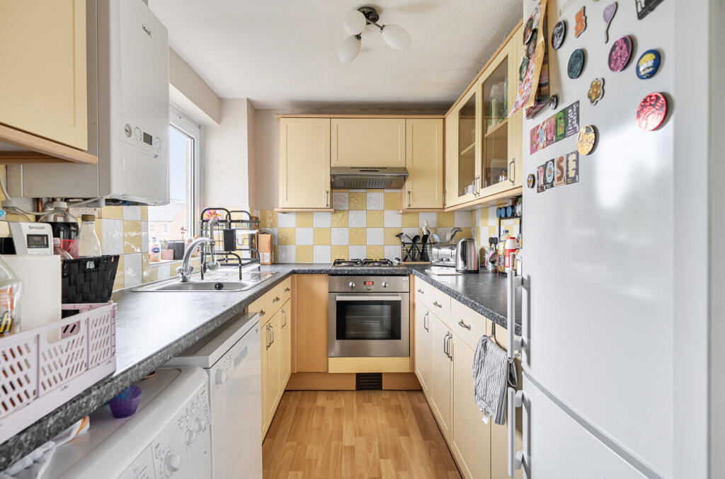 Apartment in Gloucester - View 4