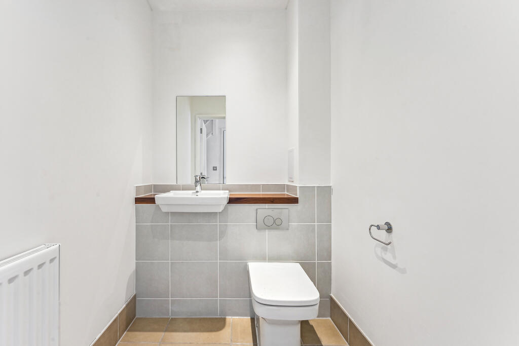 House in Twickenham - View 5