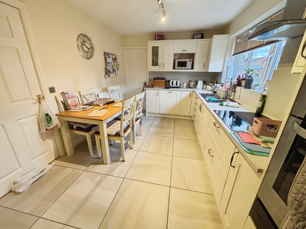 Blackthorn Close, Gainsborough photo 3
