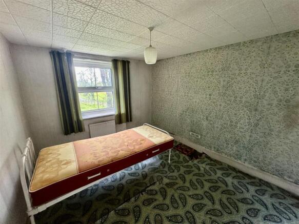 FRONT BEDROOM 5