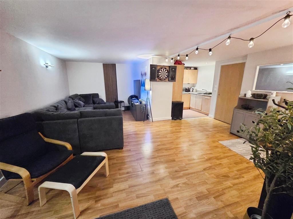 Main image of property: Queens Road, Nottingham, NG2 3BX