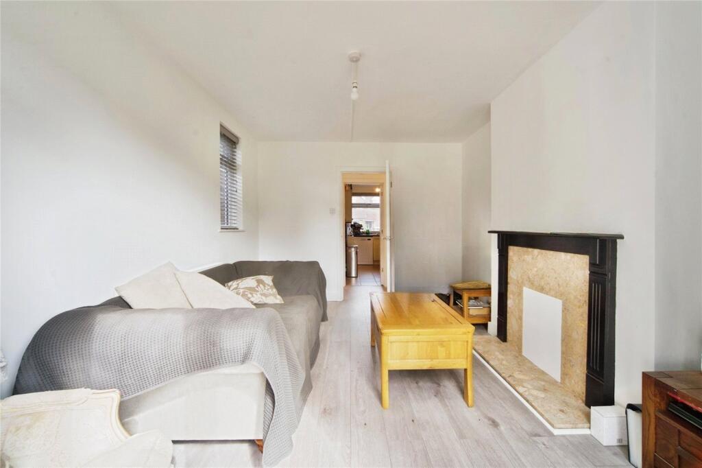Kitchener Road, Walthamstow, E17 - More