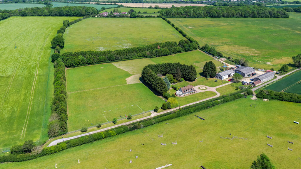 Main image of property: Valley Farm, Valley Lane, Markyate, St Albans, Hertfordshire, AL3 8AT