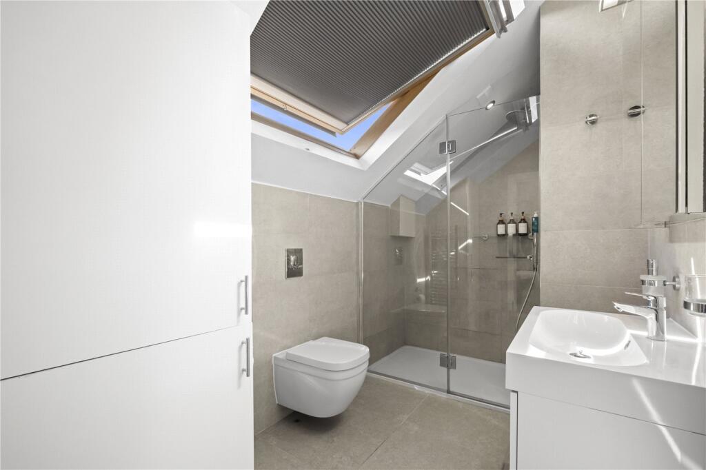 Apartment in London - View 5