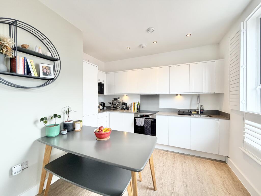 Apartment in Trafford, Greater Manchester - View 3