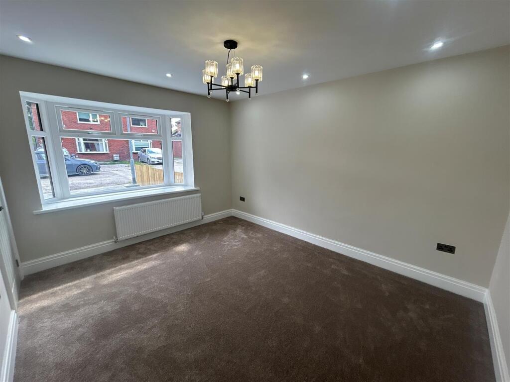 Wynfield Avenue, Wythenshawe photo 4