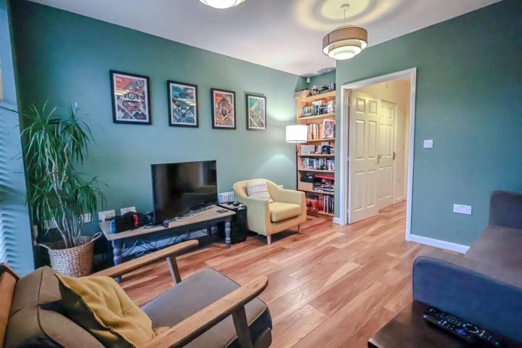 House in Nottingham, Sherwood - View 2