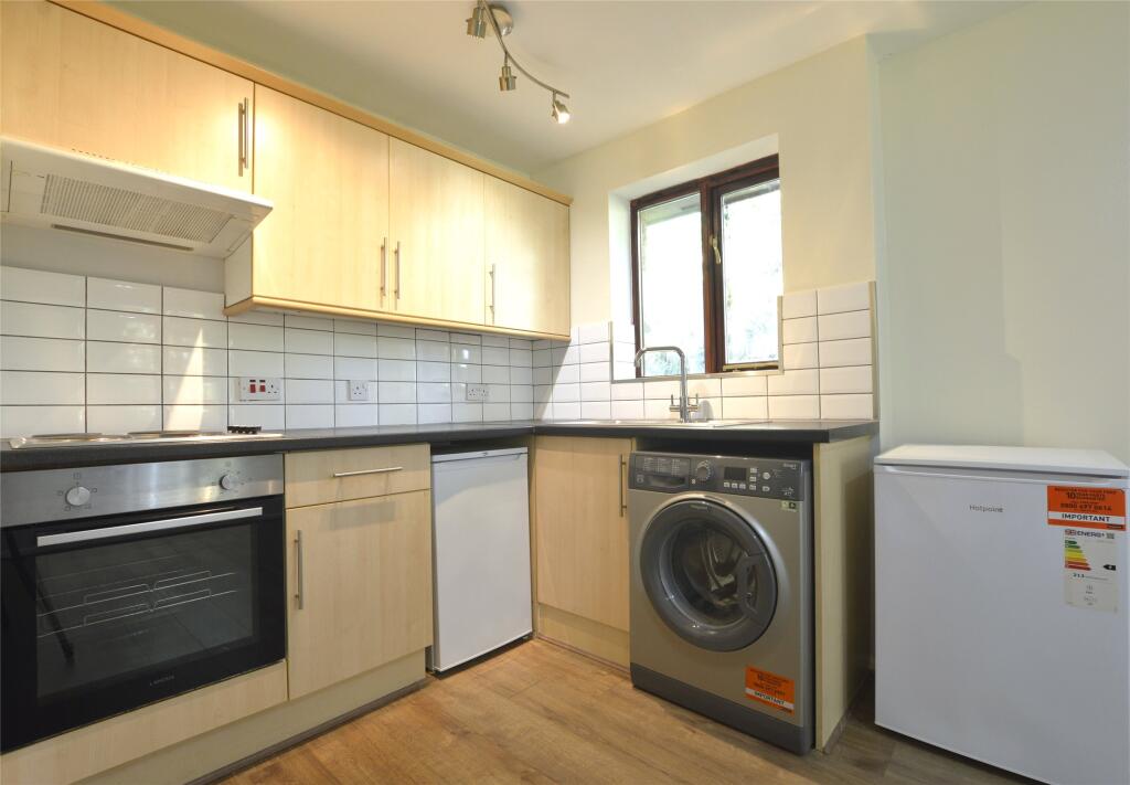 Apartment in Gloucester - View 4