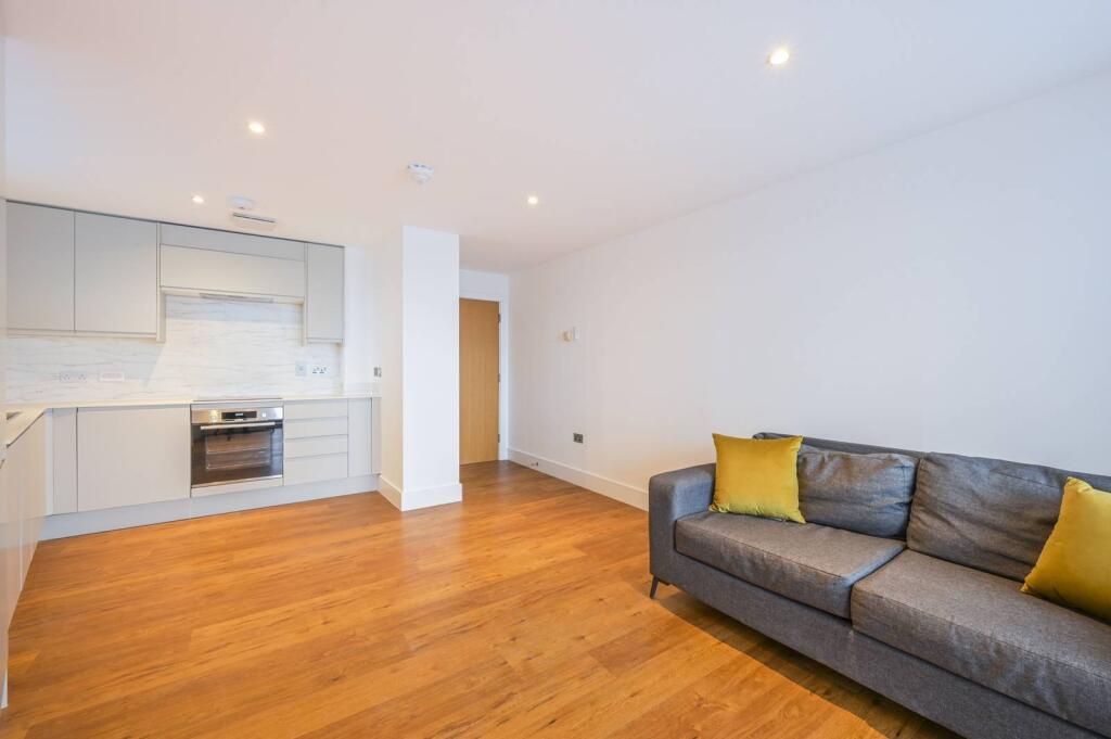Main image of property: Parkview Apartments, Poplar, London, E14