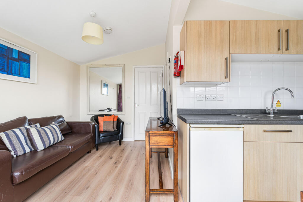 House in Plymouth - View 5