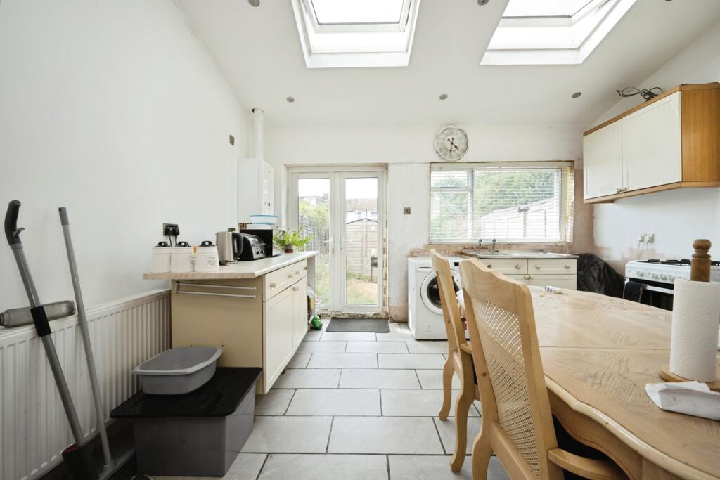 House in Milton Keynes, Bedford - More