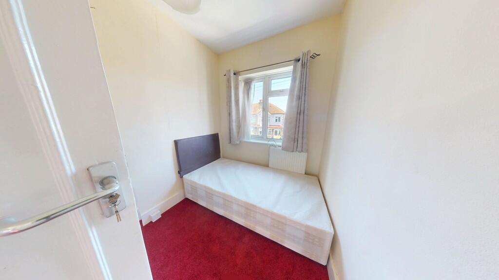 Main image of property: Single Room To Let In Mitcham