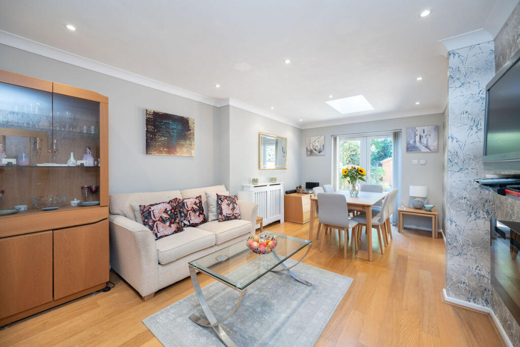 House in Horsham, Oakhill - View 2
