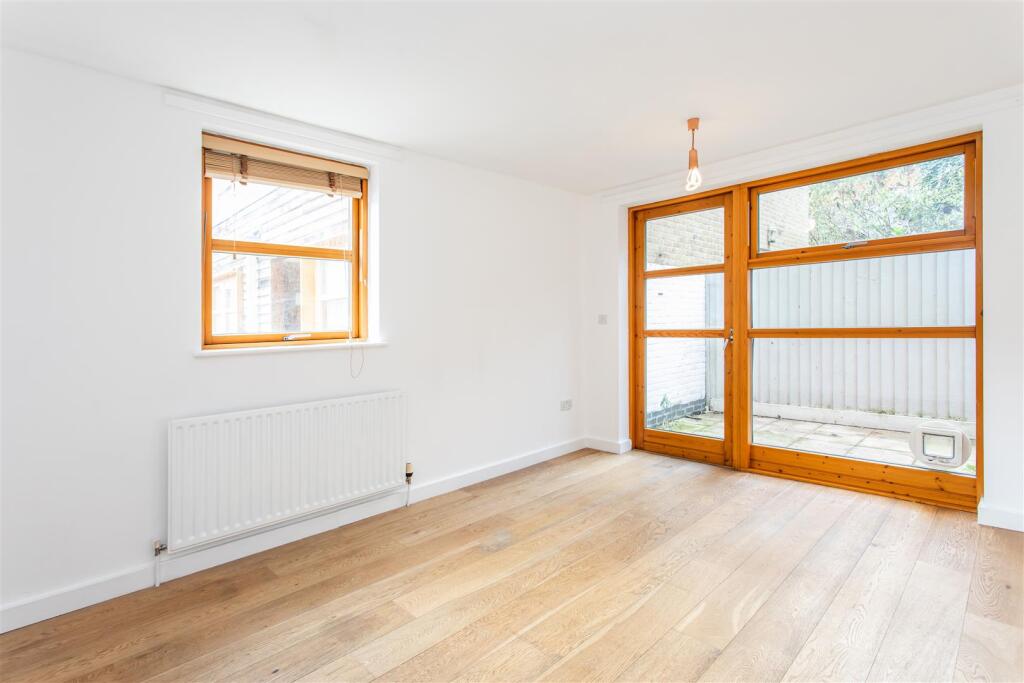 Apartment in London - View 2