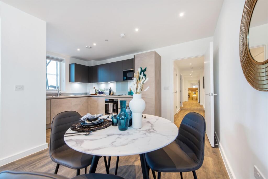 Main image of property: 2 bed, 3rd floor, Capri, Valentines House in Beam Park