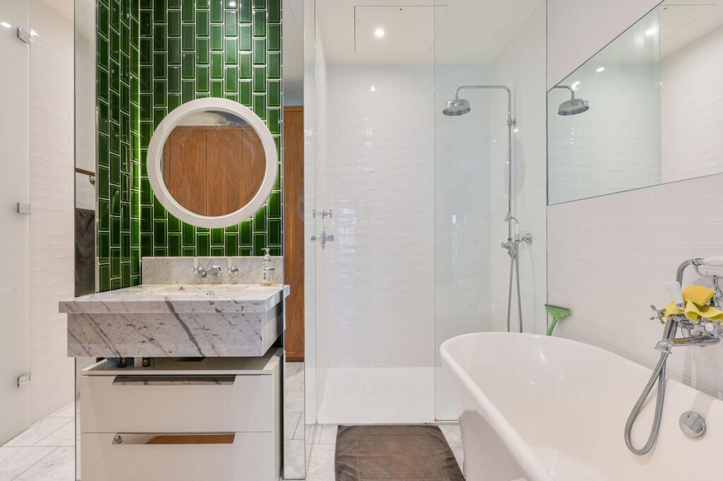 Apartment in London - View 5