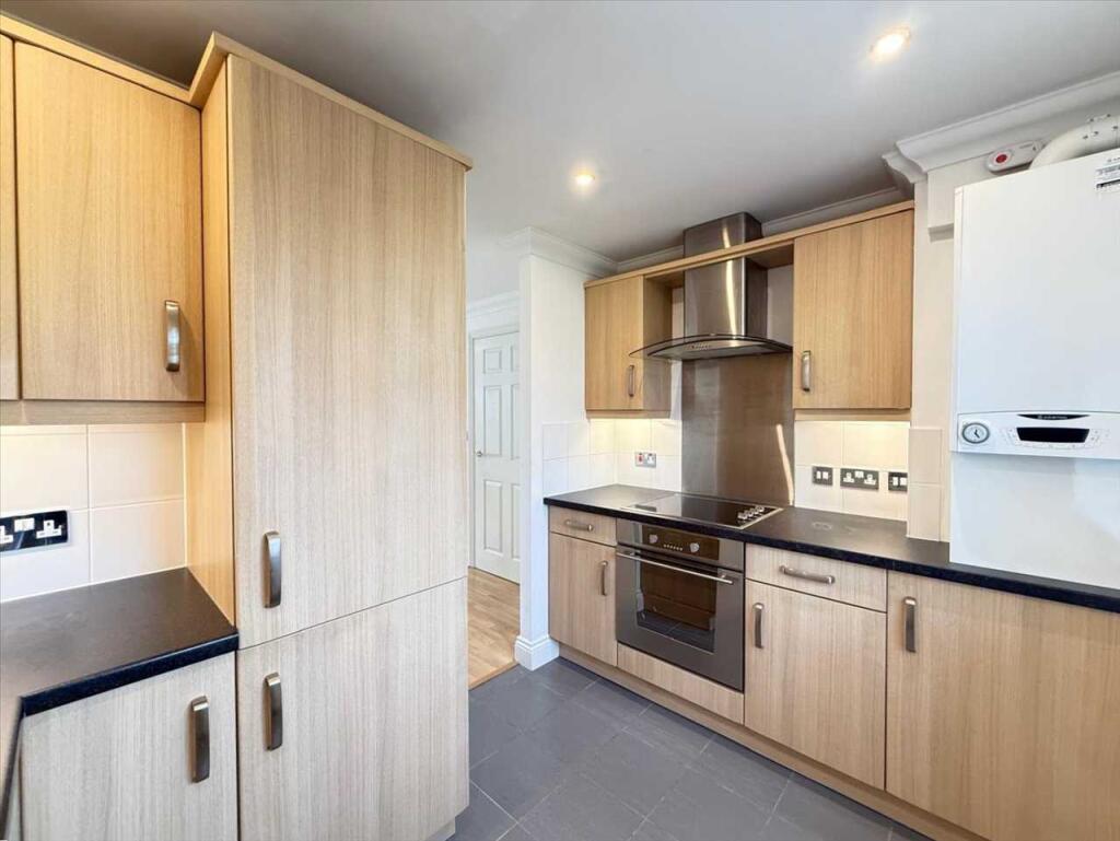 Apartment in Southend-on-Sea - View 2