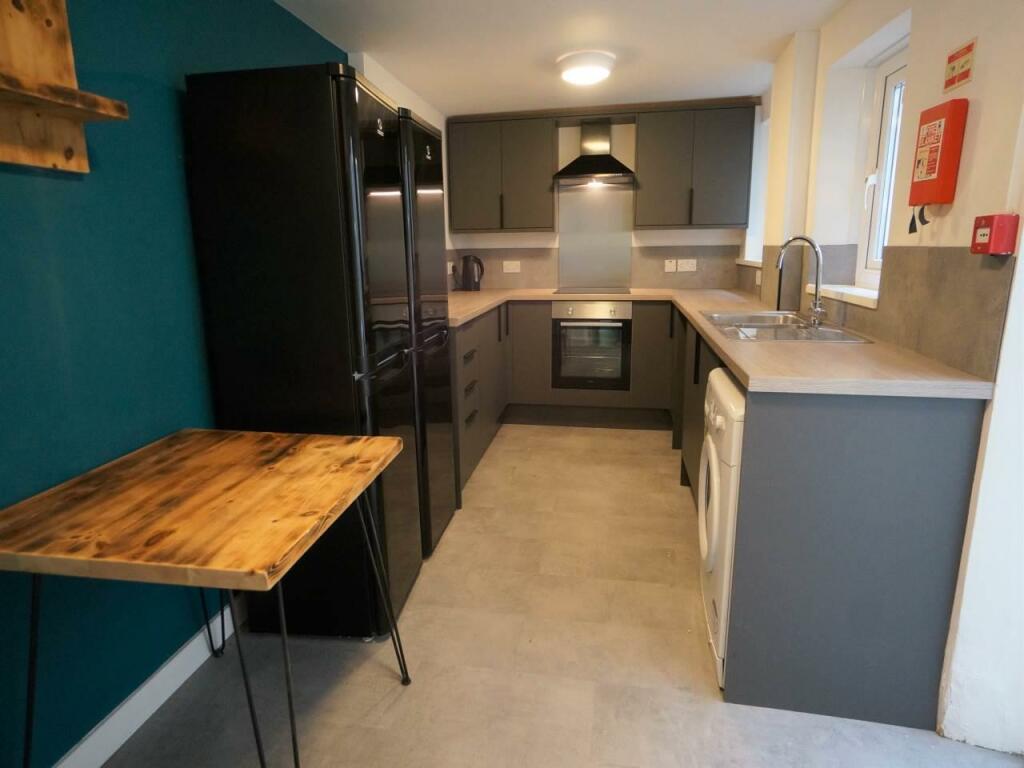 House in Bangor, Upper Bangor - View 2