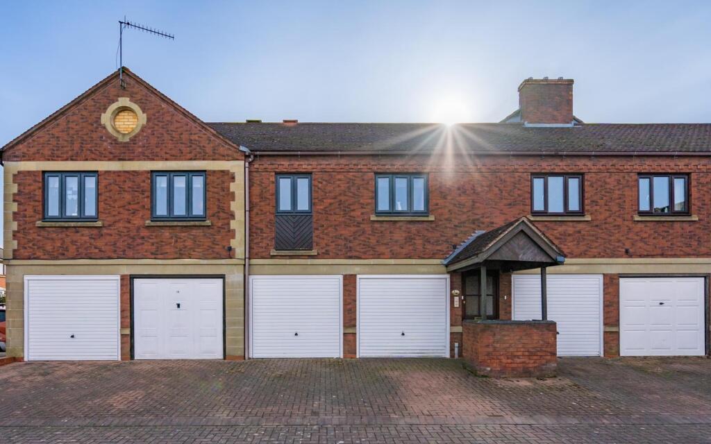 Main image of property: Knapp Place, Worcester, WR5 3TR