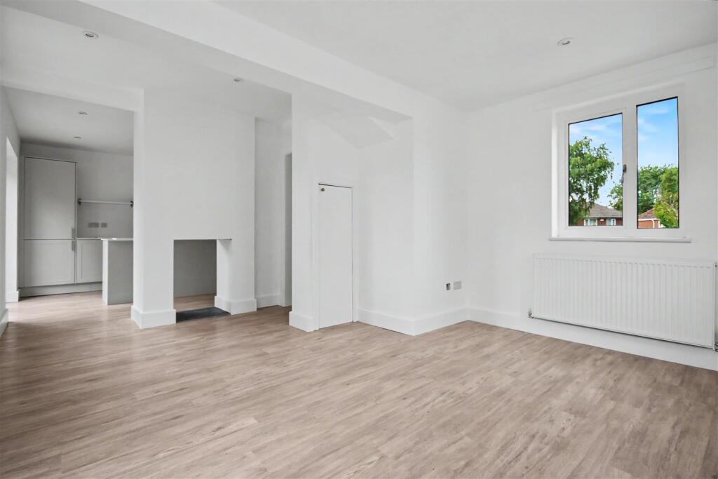 House in Northampton, North Northamptonshire - View 4
