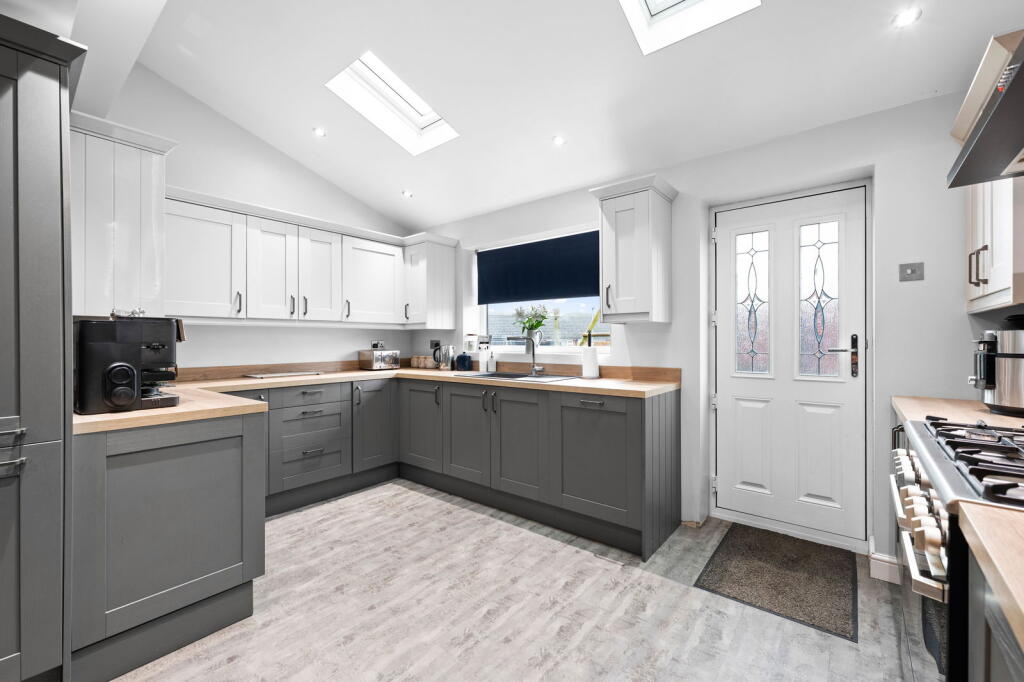 House in Rotherham, Thurcroft - View 4
