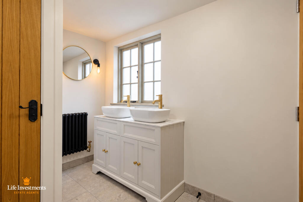 Gentleman's Toilet