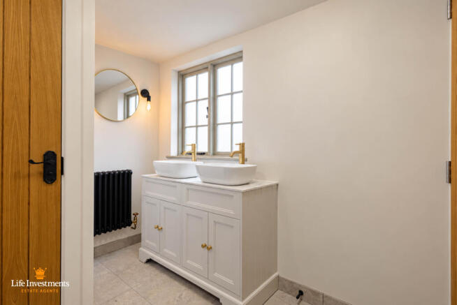 Gentleman's Toilet