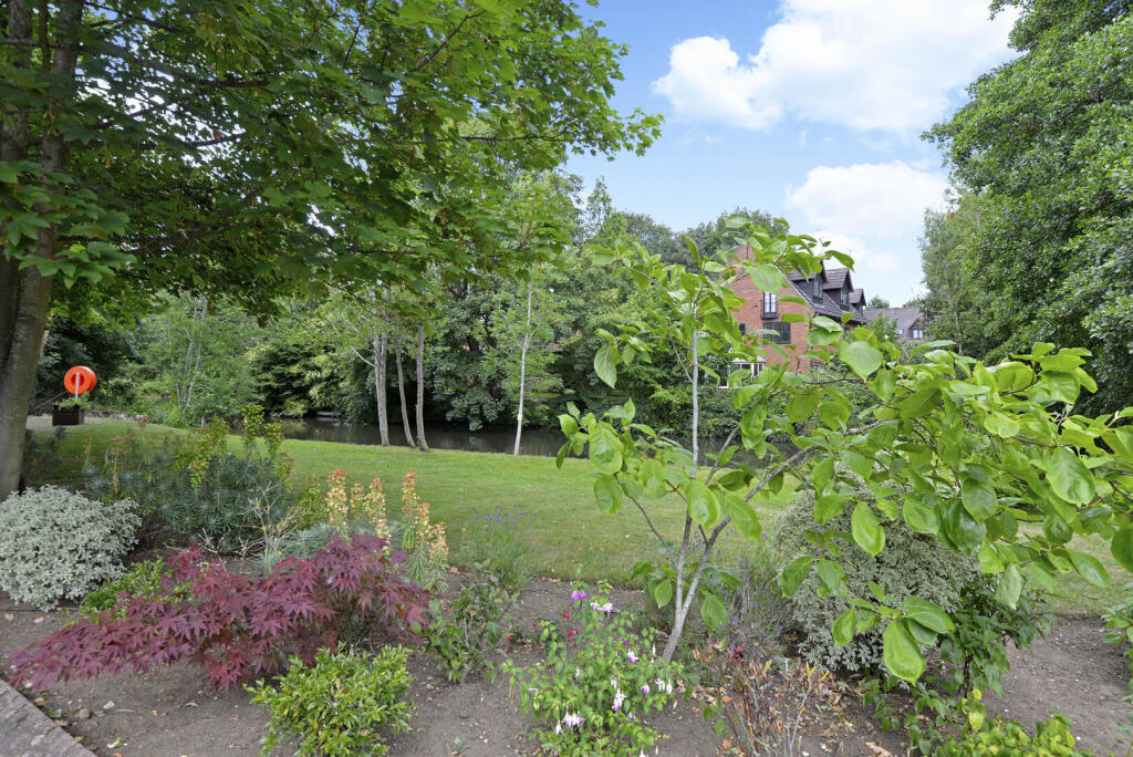 Apartment in Waverley, Godalming - View 4