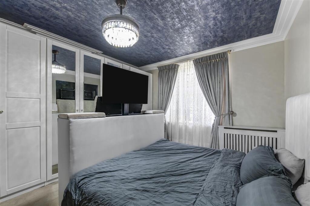 Apartment in London - View 5