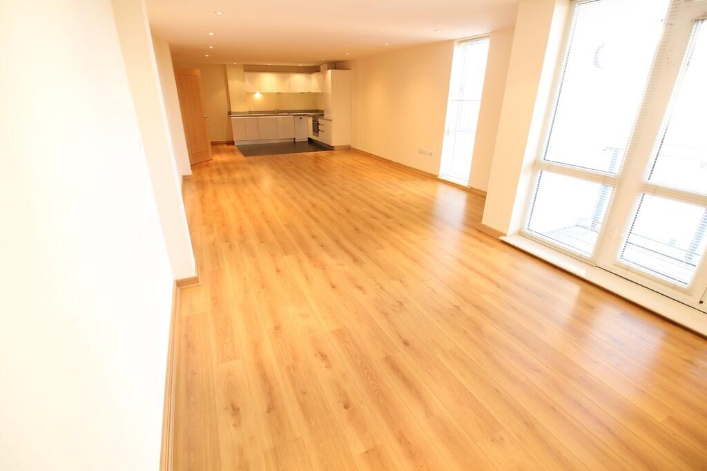 Apartment in Guildford, Surrey - More