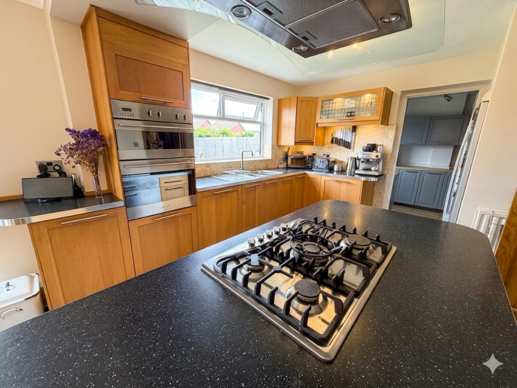 House in Daventry, Headlands - More