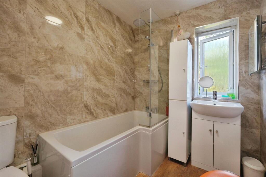 Apartment in Truro - More