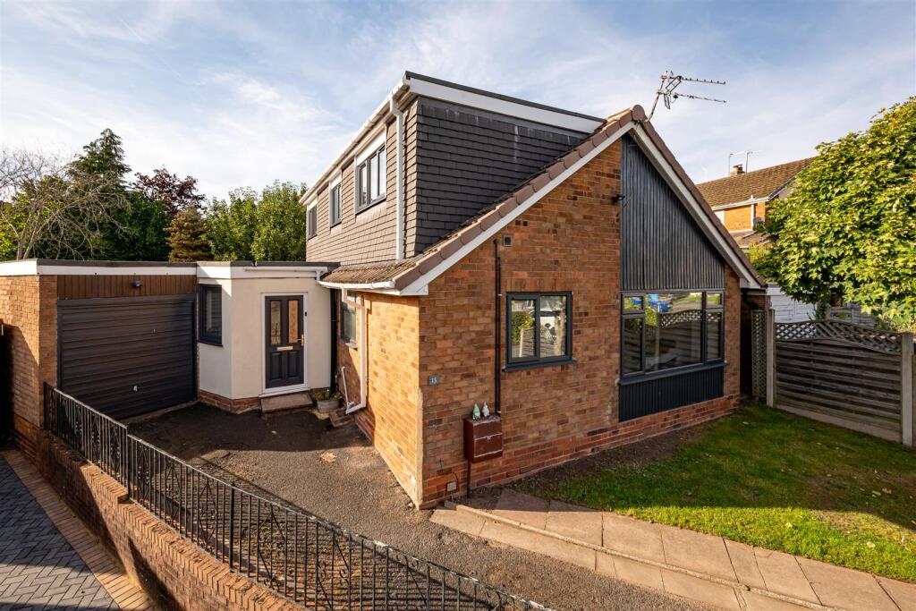 5-bed detached on 13 Myrtle Grove, Brewood, ST19 9HN, £449,950